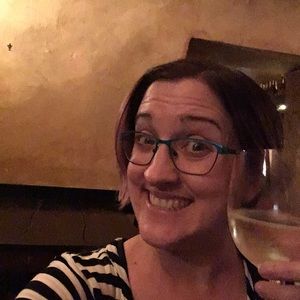 Meet your Posher, Caitlin